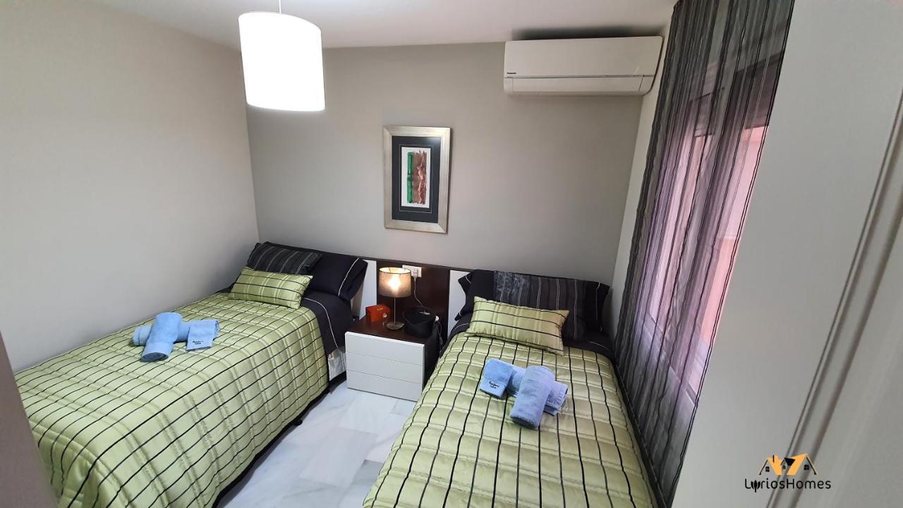 Lyrioshomes Beach Roquetas De Mar , Piscina Y Parque Infantil Bagian luar foto